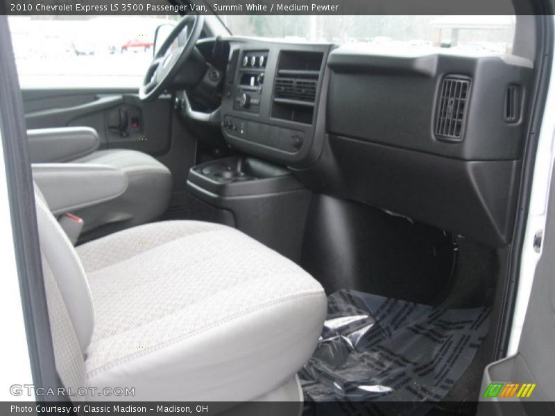 Summit White / Medium Pewter 2010 Chevrolet Express LS 3500 Passenger Van