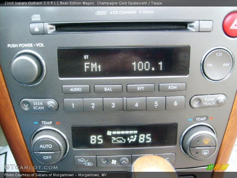 Controls of 2006 Outback 3.0 R L.L.Bean Edition Wagon