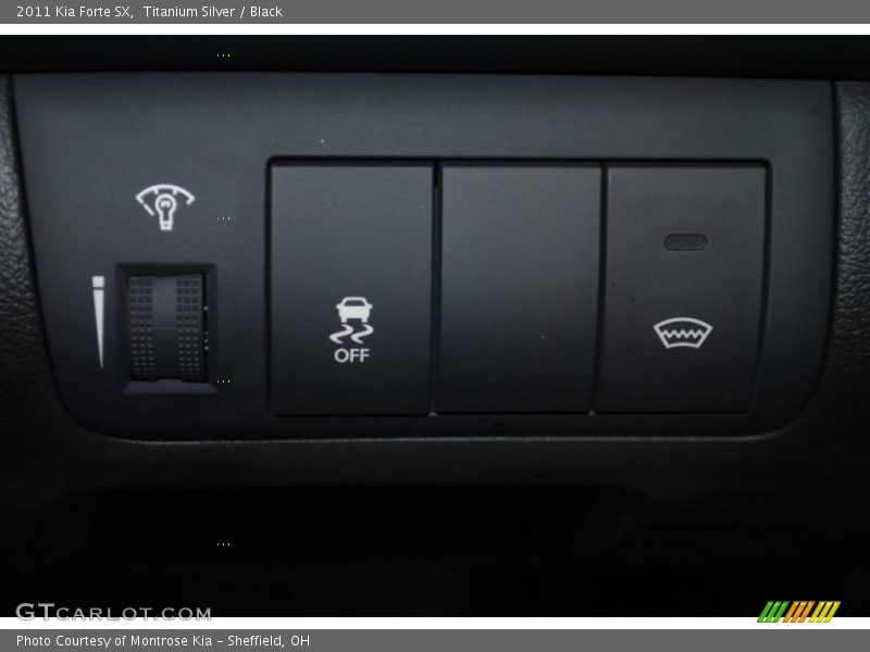 Titanium Silver / Black 2011 Kia Forte SX