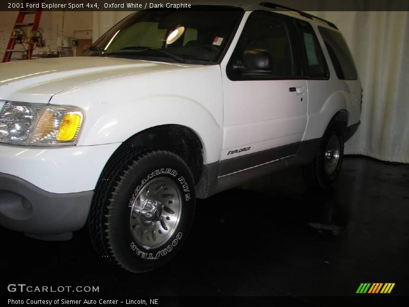 Oxford White / Dark Graphite 2001 Ford Explorer Sport 4x4
