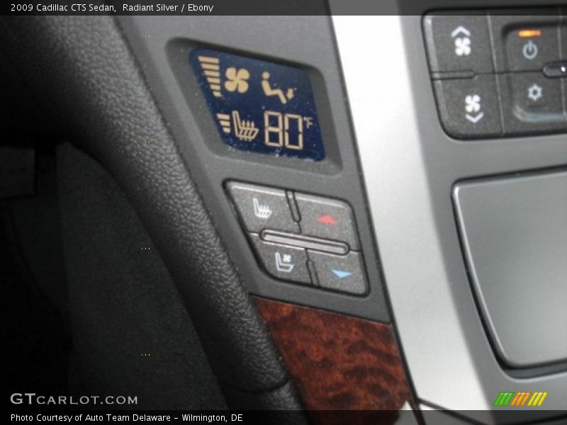 Controls of 2009 CTS Sedan
