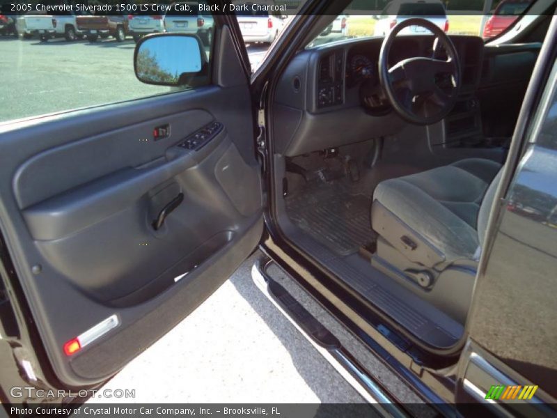 Black / Dark Charcoal 2005 Chevrolet Silverado 1500 LS Crew Cab