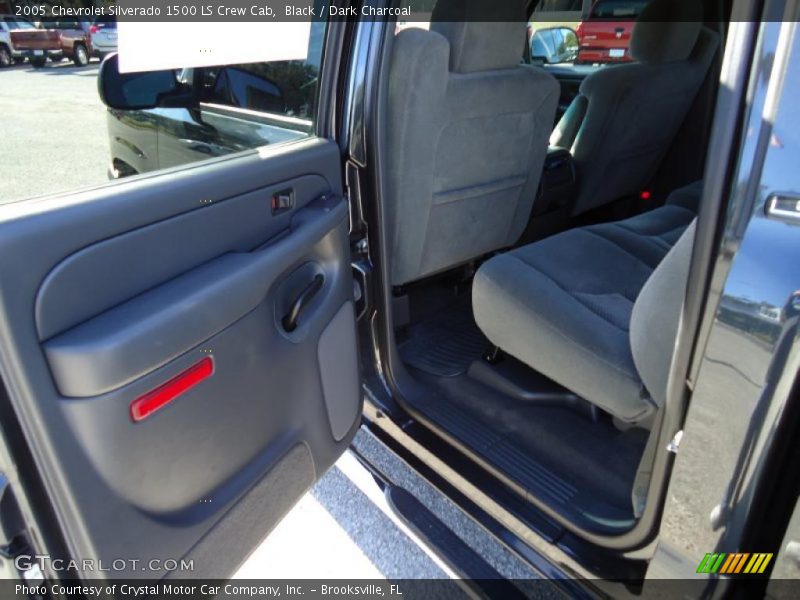 Black / Dark Charcoal 2005 Chevrolet Silverado 1500 LS Crew Cab