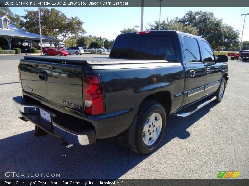 Black / Dark Charcoal 2005 Chevrolet Silverado 1500 LS Crew Cab