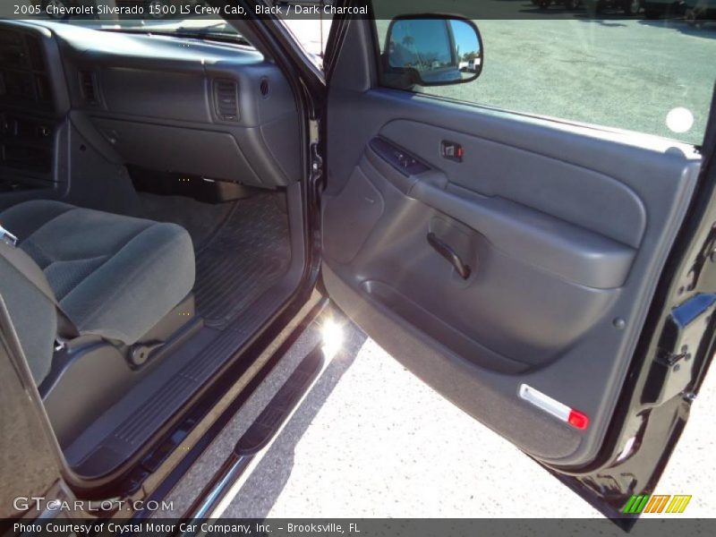 Black / Dark Charcoal 2005 Chevrolet Silverado 1500 LS Crew Cab