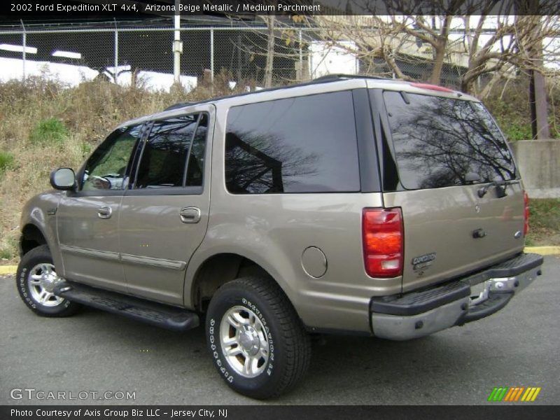 Arizona Beige Metallic / Medium Parchment 2002 Ford Expedition XLT 4x4