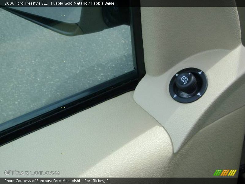 Pueblo Gold Metallic / Pebble Beige 2006 Ford Freestyle SEL