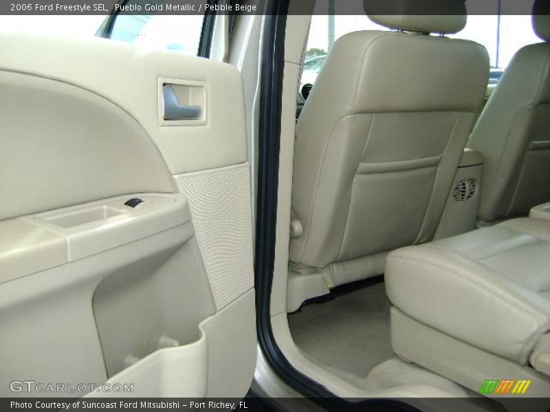 Pueblo Gold Metallic / Pebble Beige 2006 Ford Freestyle SEL