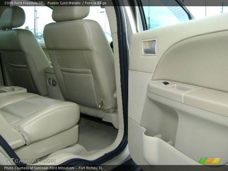 Pueblo Gold Metallic / Pebble Beige 2006 Ford Freestyle SEL