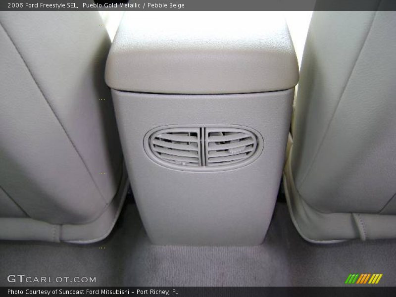 Pueblo Gold Metallic / Pebble Beige 2006 Ford Freestyle SEL