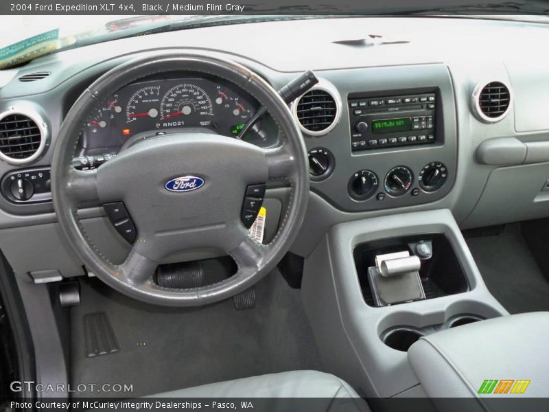 Black / Medium Flint Gray 2004 Ford Expedition XLT 4x4