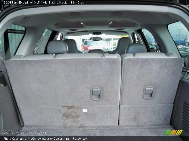 Black / Medium Flint Gray 2004 Ford Expedition XLT 4x4