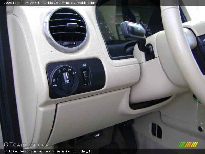 Pueblo Gold Metallic / Pebble Beige 2006 Ford Freestyle SEL