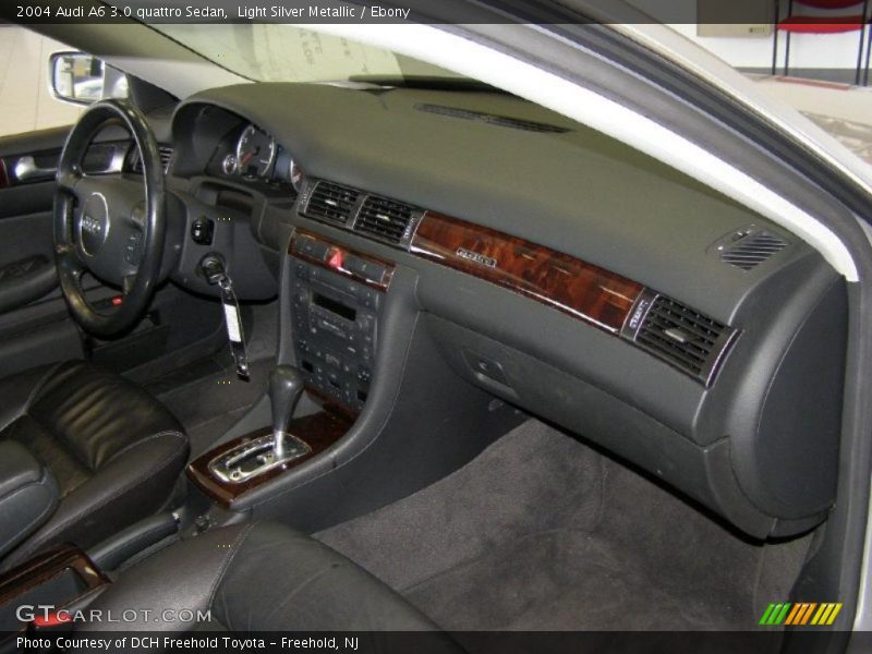 Dashboard of 2004 A6 3.0 quattro Sedan
