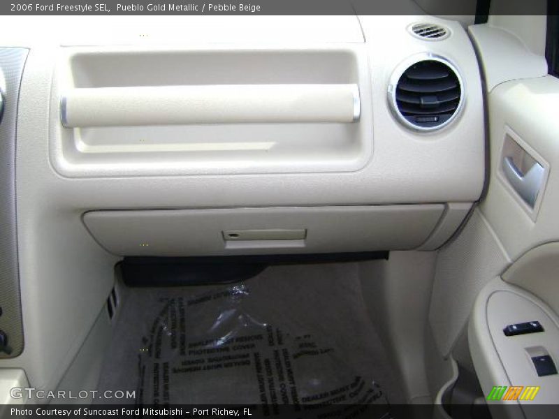 Pueblo Gold Metallic / Pebble Beige 2006 Ford Freestyle SEL