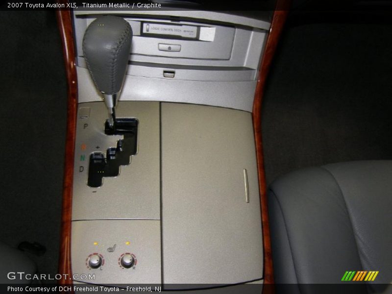 Titanium Metallic / Graphite 2007 Toyota Avalon XLS