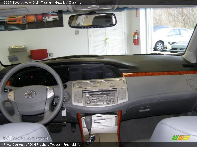 Titanium Metallic / Graphite 2007 Toyota Avalon XLS