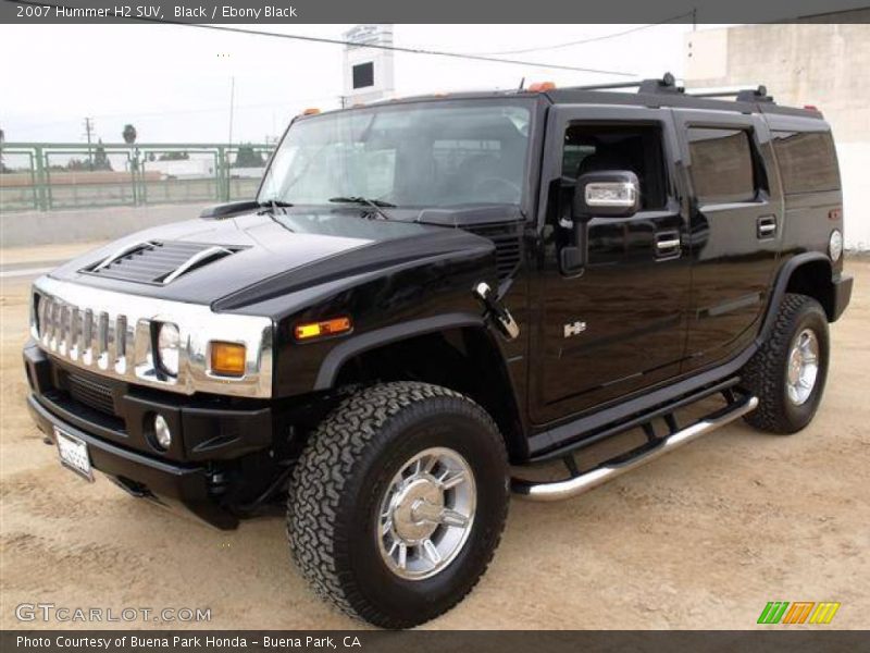 Front 3/4 View of 2007 H2 SUV