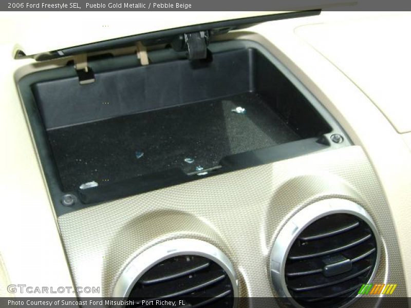 Pueblo Gold Metallic / Pebble Beige 2006 Ford Freestyle SEL