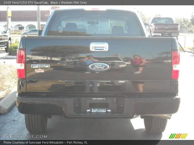 Black / Medium Flint Grey 2005 Ford F150 STX SuperCab