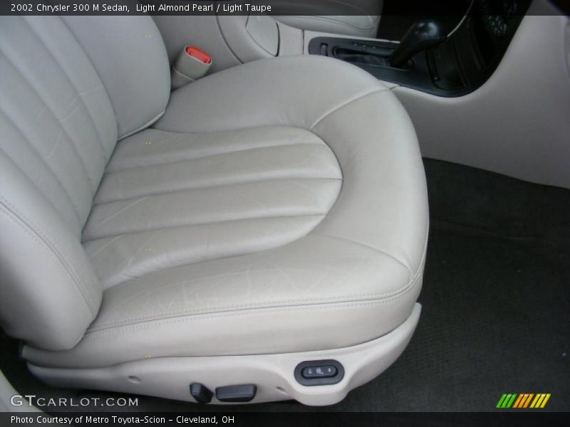  2002 300 M Sedan Light Taupe Interior
