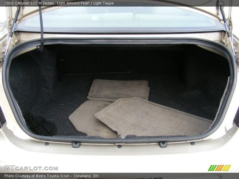  2002 300 M Sedan Trunk