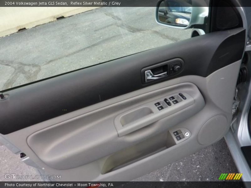 Door Panel of 2004 Jetta GLS Sedan