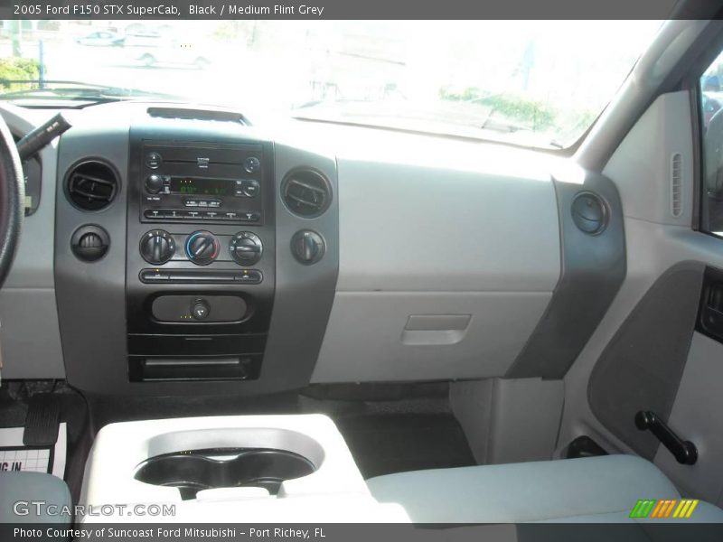 Black / Medium Flint Grey 2005 Ford F150 STX SuperCab