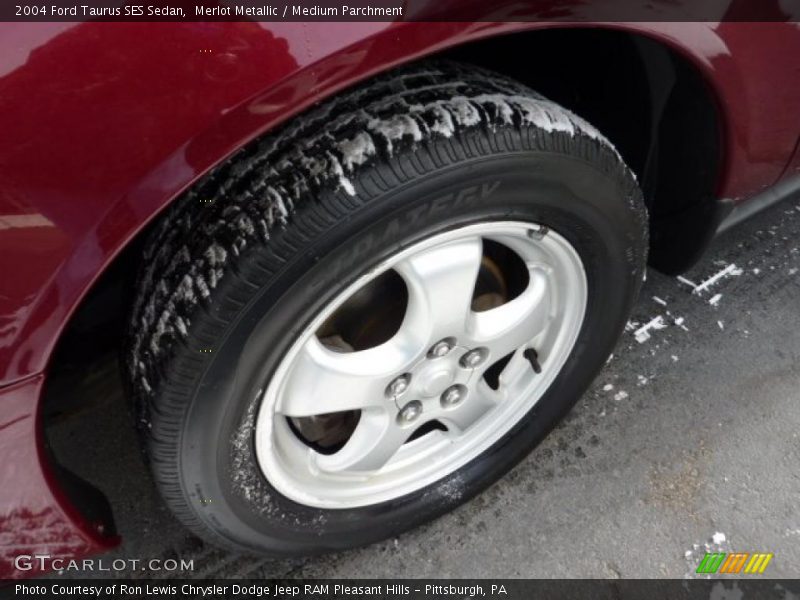 Merlot Metallic / Medium Parchment 2004 Ford Taurus SES Sedan