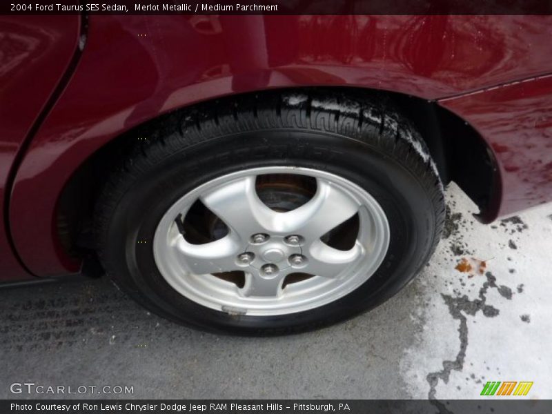 Merlot Metallic / Medium Parchment 2004 Ford Taurus SES Sedan