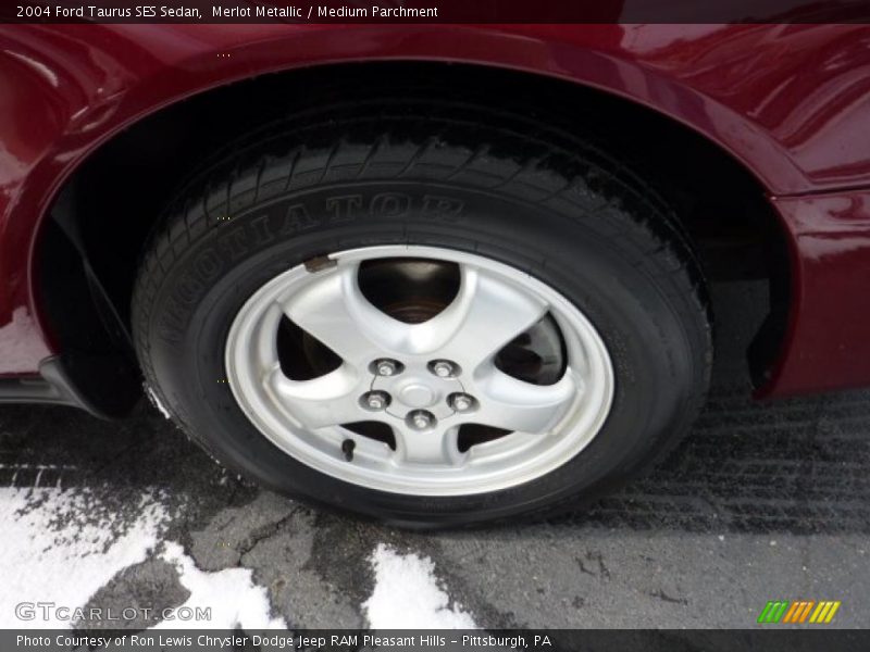 Merlot Metallic / Medium Parchment 2004 Ford Taurus SES Sedan
