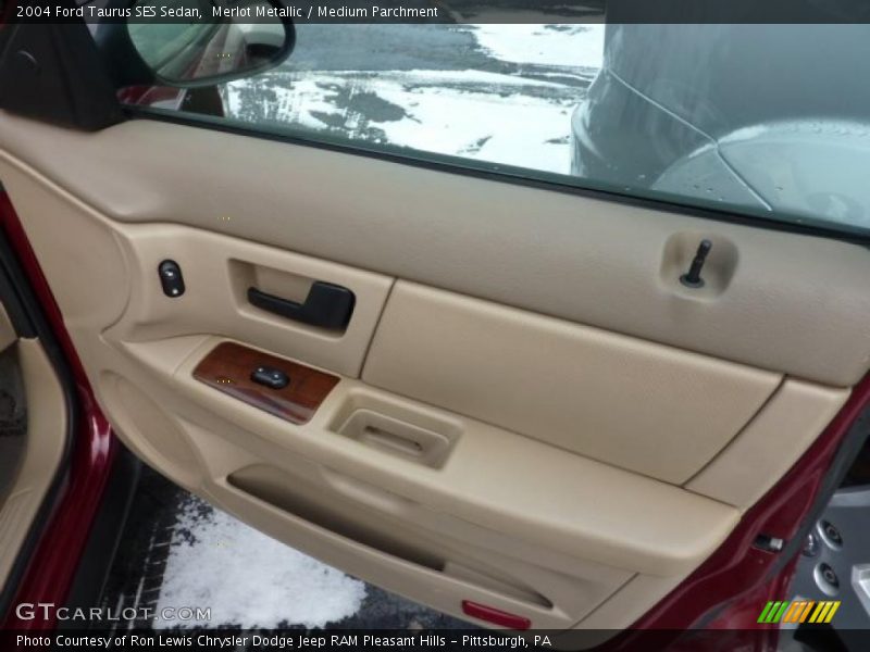 Merlot Metallic / Medium Parchment 2004 Ford Taurus SES Sedan