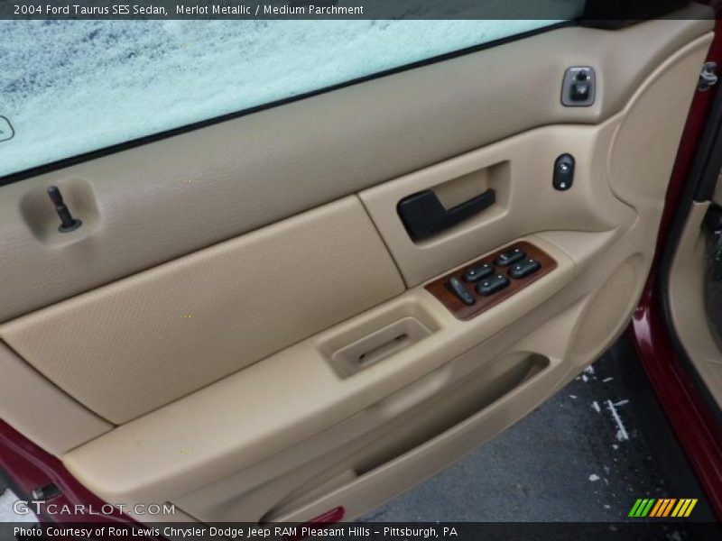 Merlot Metallic / Medium Parchment 2004 Ford Taurus SES Sedan