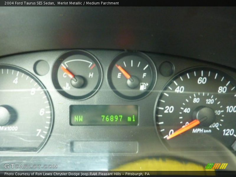 Merlot Metallic / Medium Parchment 2004 Ford Taurus SES Sedan