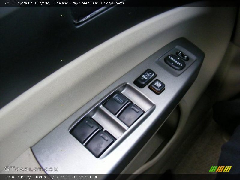 Tideland Gray Green Pearl / Ivory/Brown 2005 Toyota Prius Hybrid