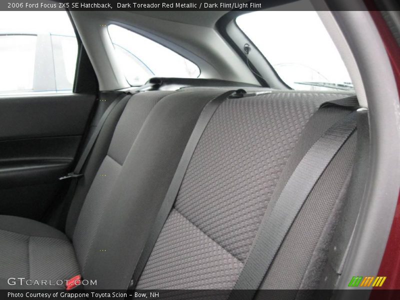 Dark Toreador Red Metallic / Dark Flint/Light Flint 2006 Ford Focus ZX5 SE Hatchback