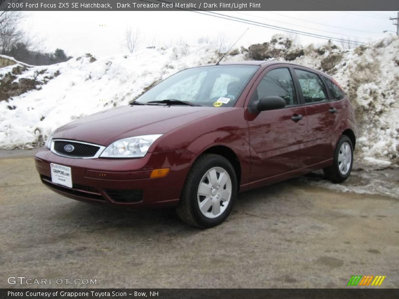 Dark Toreador Red Metallic / Dark Flint/Light Flint 2006 Ford Focus ZX5 SE Hatchback