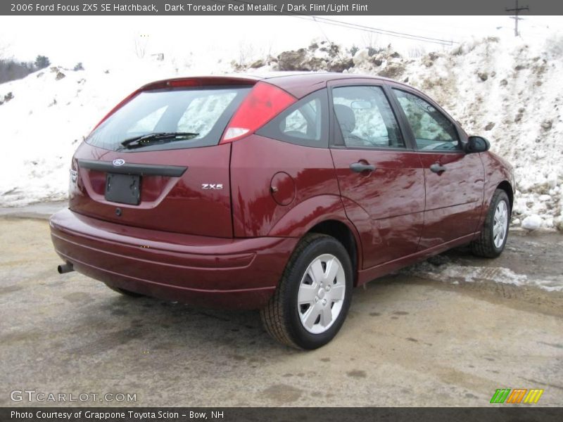 Dark Toreador Red Metallic / Dark Flint/Light Flint 2006 Ford Focus ZX5 SE Hatchback