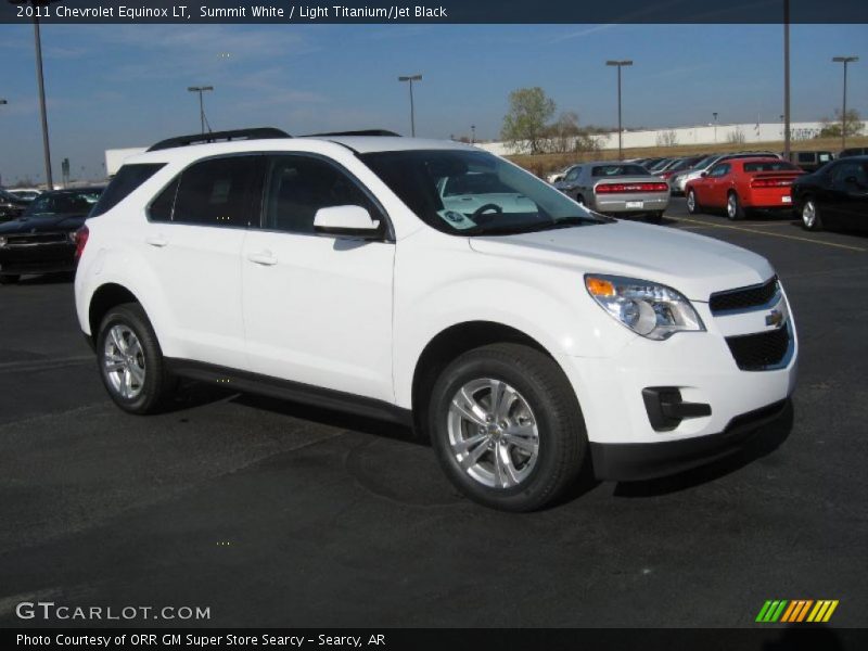 Front 3/4 View of 2011 Equinox LT