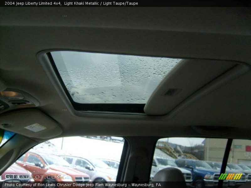 Light Khaki Metallic / Light Taupe/Taupe 2004 Jeep Liberty Limited 4x4