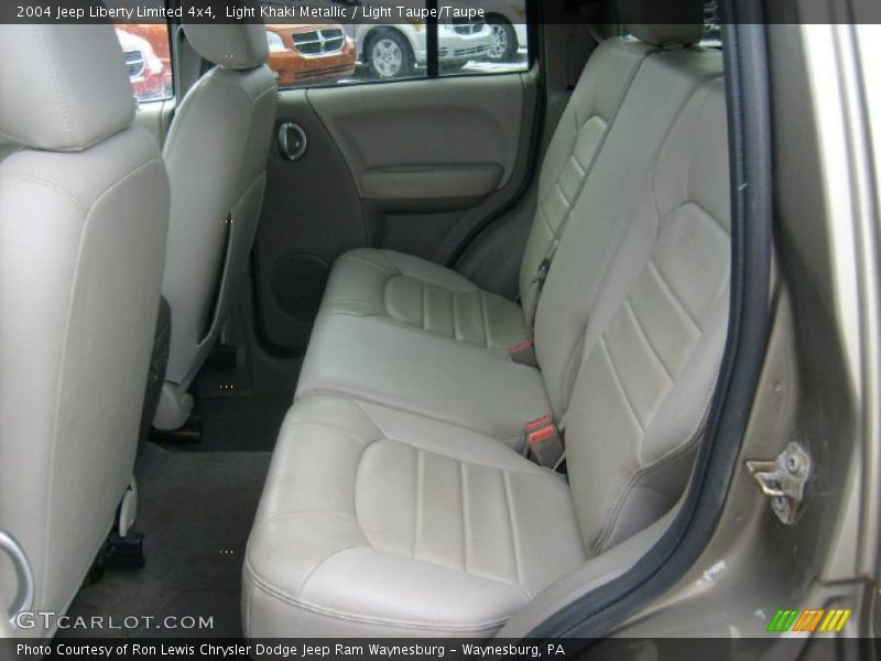 Light Khaki Metallic / Light Taupe/Taupe 2004 Jeep Liberty Limited 4x4