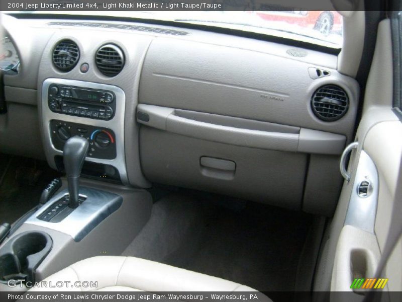 Light Khaki Metallic / Light Taupe/Taupe 2004 Jeep Liberty Limited 4x4