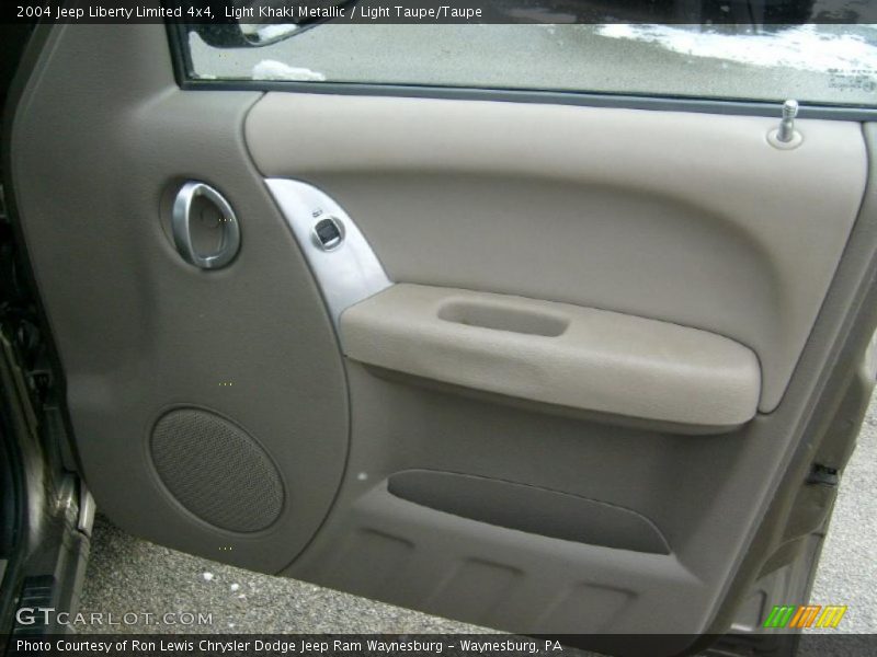 Light Khaki Metallic / Light Taupe/Taupe 2004 Jeep Liberty Limited 4x4