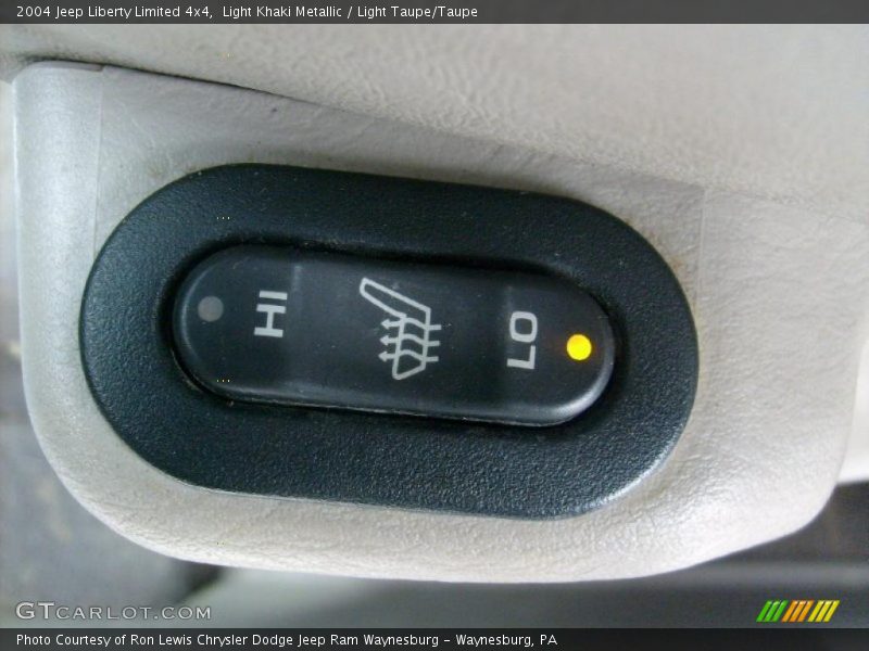Light Khaki Metallic / Light Taupe/Taupe 2004 Jeep Liberty Limited 4x4
