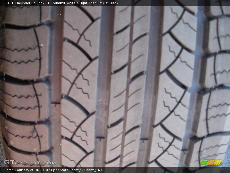 Summit White / Light Titanium/Jet Black 2011 Chevrolet Equinox LT