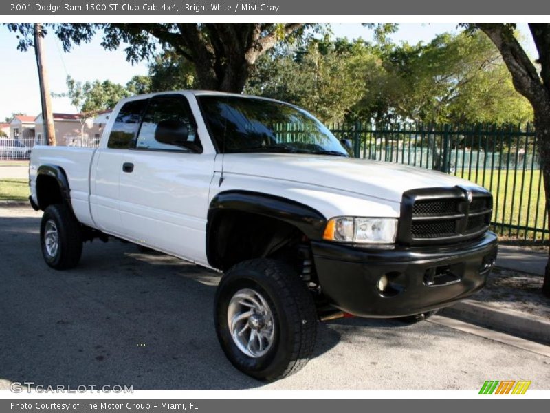 Bright White / Mist Gray 2001 Dodge Ram 1500 ST Club Cab 4x4