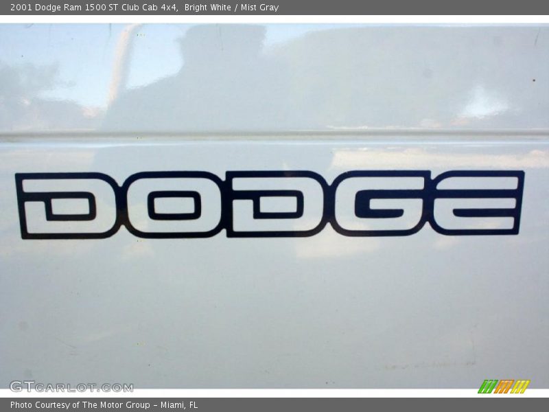 Bright White / Mist Gray 2001 Dodge Ram 1500 ST Club Cab 4x4