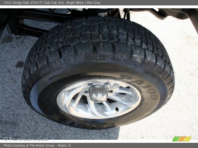 Bright White / Mist Gray 2001 Dodge Ram 1500 ST Club Cab 4x4