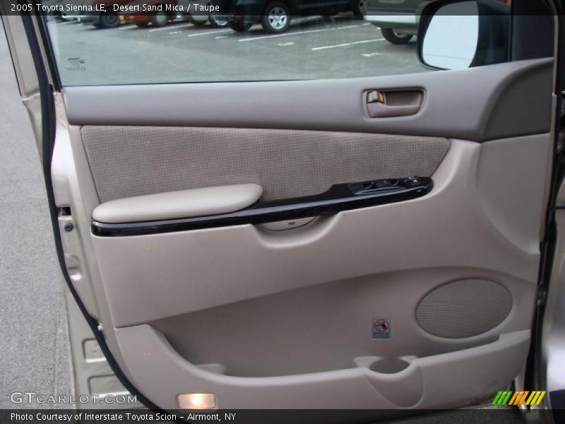 Desert Sand Mica / Taupe 2005 Toyota Sienna LE