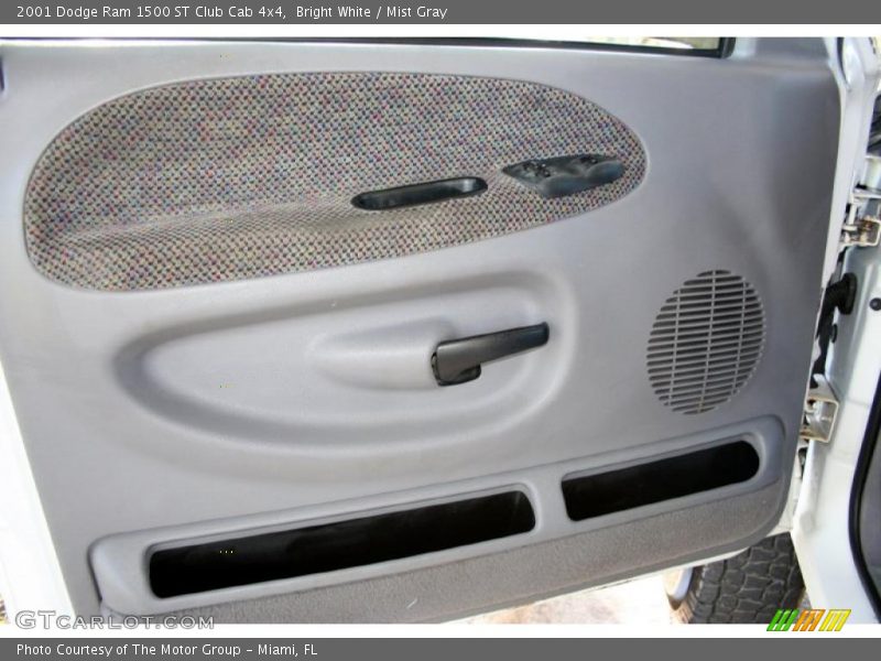 Bright White / Mist Gray 2001 Dodge Ram 1500 ST Club Cab 4x4
